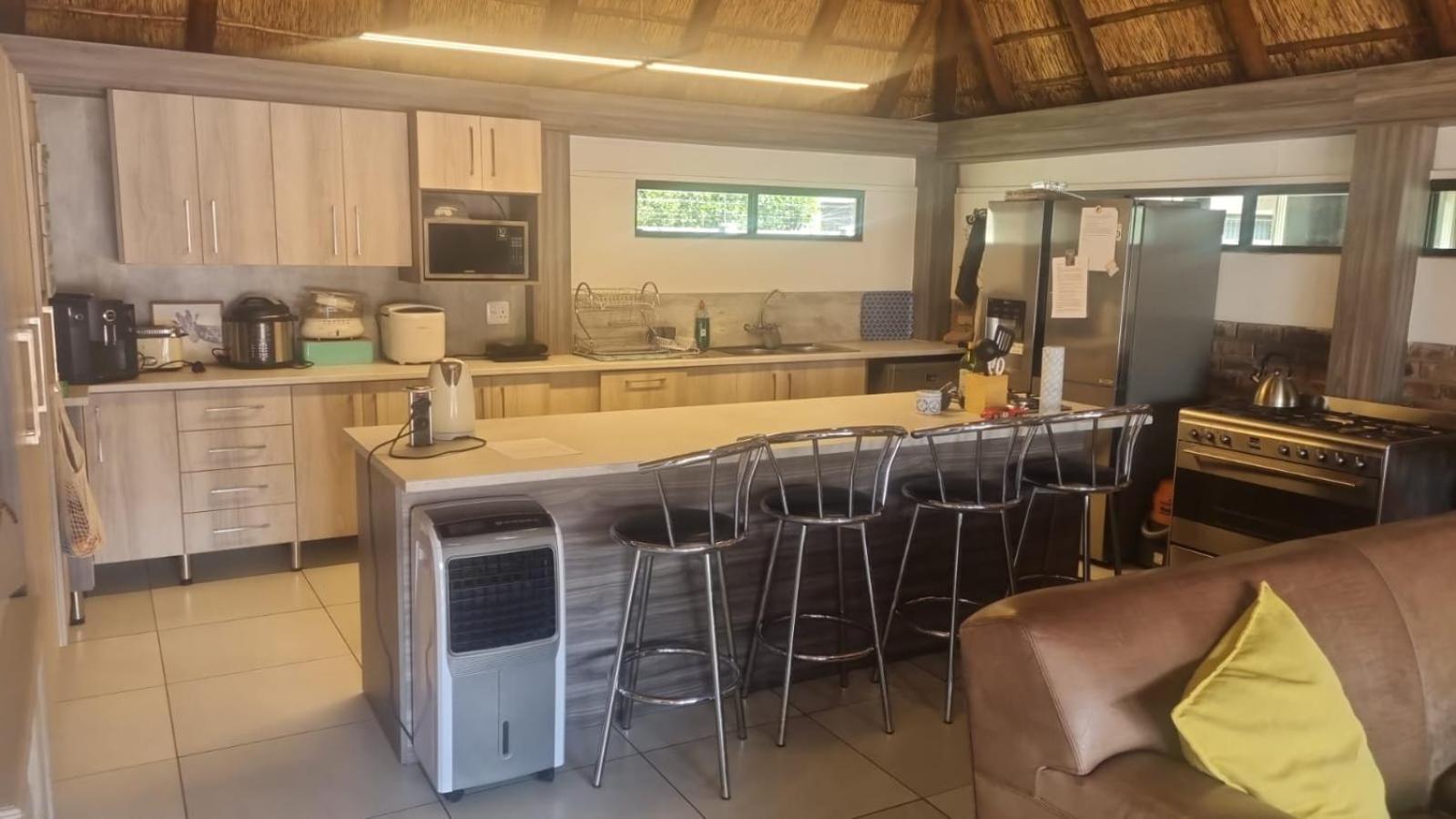12 On Vaal Drive Guesthouse Vanderbijlpark Eksteriør bilde