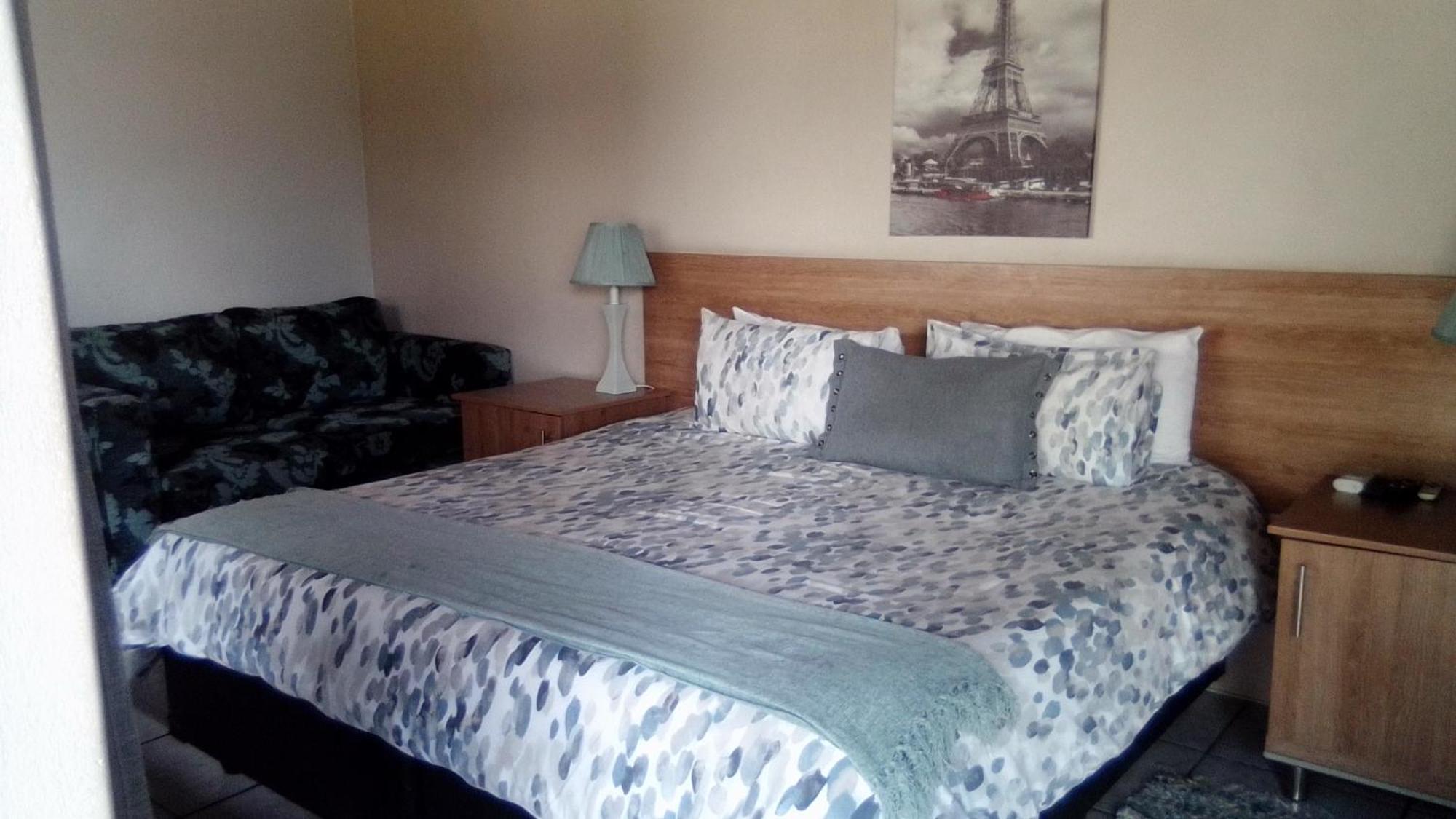 12 On Vaal Drive Guesthouse Vanderbijlpark Eksteriør bilde