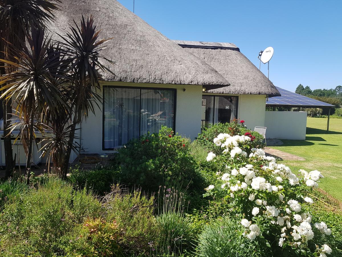 12 On Vaal Drive Guesthouse Vanderbijlpark Eksteriør bilde