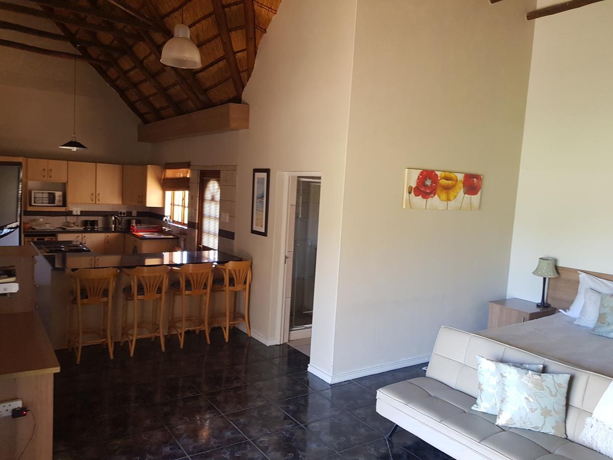 12 On Vaal Drive Guesthouse Vanderbijlpark Eksteriør bilde