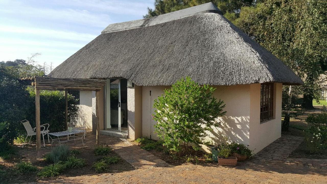 12 On Vaal Drive Guesthouse Vanderbijlpark Eksteriør bilde
